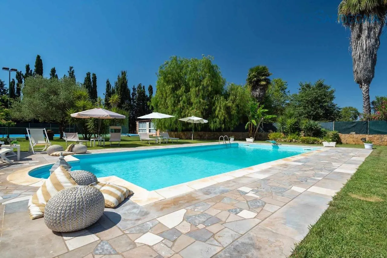 Villa Sporting With Tennis Court, Swimming Pool, Football Field Near The Beaches Alghero