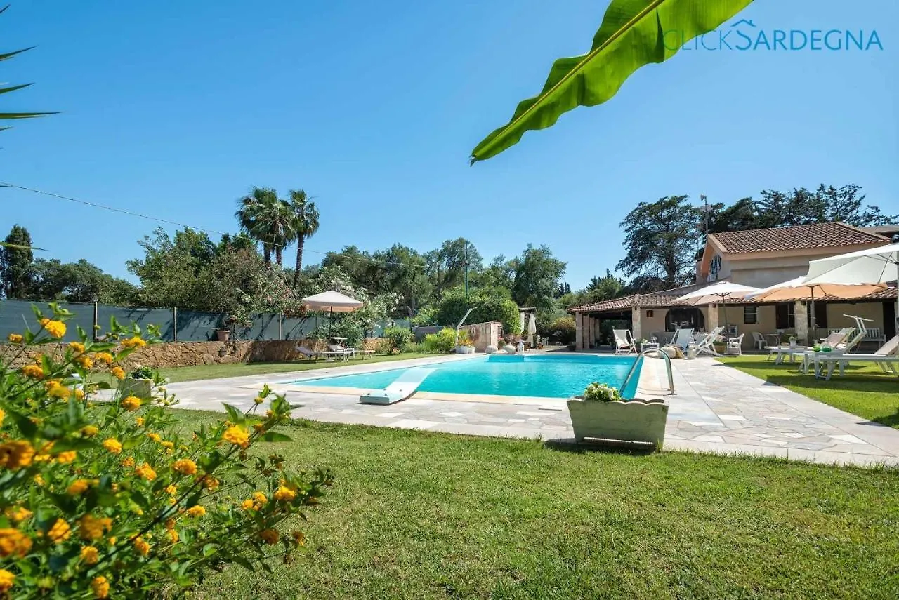 Villa Sporting With Tennis Court, Swimming Pool, Football Field Near The Beaches アルゲーロ 0*,