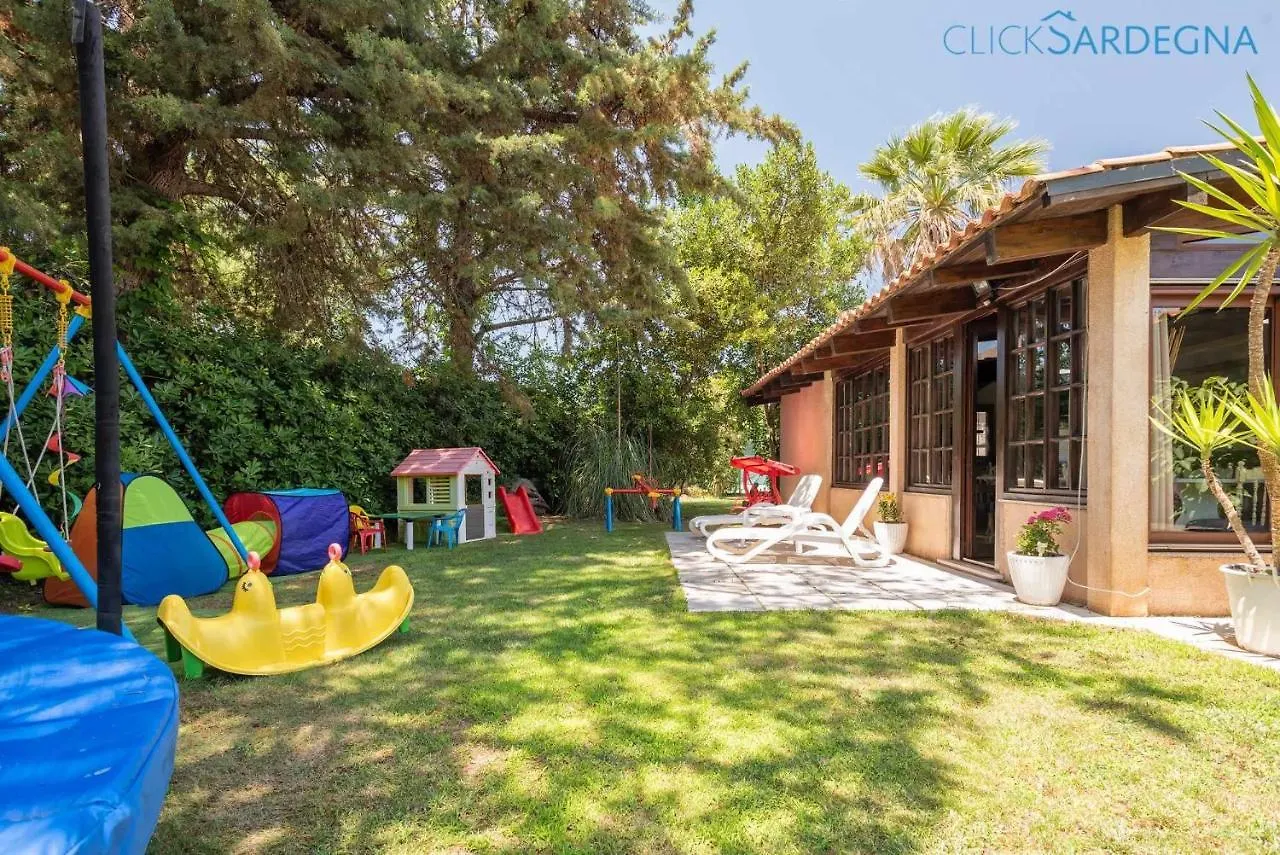 Villa Sporting With Tennis Court, Swimming Pool, Football Field Near The Beaches アルゲーロ